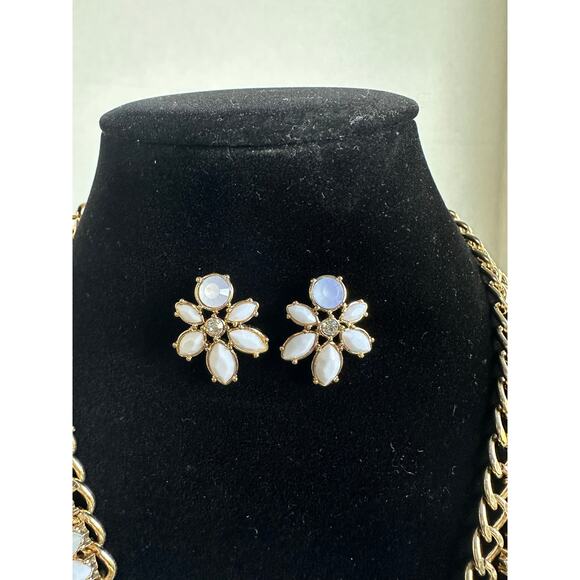 Stunning White Statement Necklace and Earring Set - Rhinestone & Acrylic Design - Picture 5 of 7